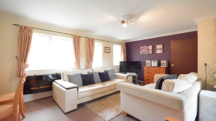1 Bedroom Flat To Rent In Chisbury Close, Bracknell, RG12