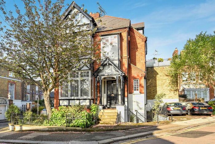 2 Bedroom Flat To Rent In The Hermitage, Richmond, TW10