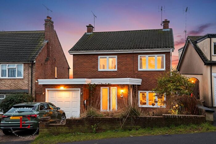 3 Bedroom Detached House For Sale In Villiers Road, Kenilworth, CV8