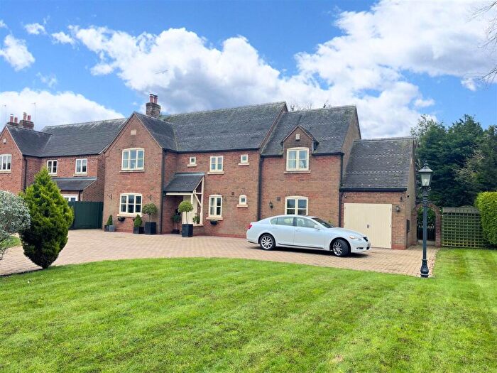 4 Bedroom Detached House For Sale In Fauld Lane, Tutbury, Burton-On-Trent, DE13