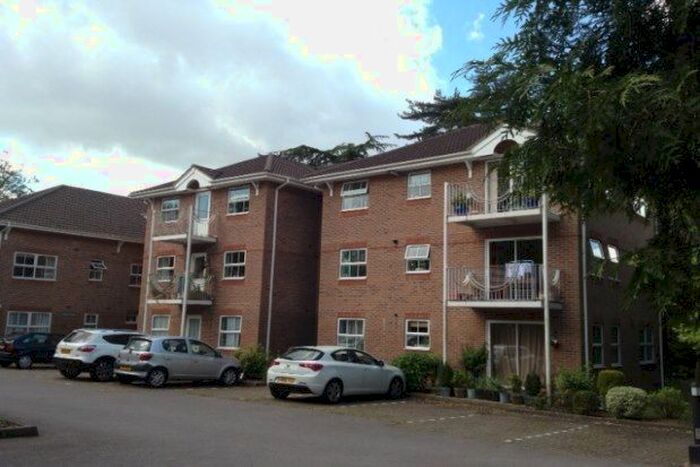2 Bedroom Flat To Rent In Canada Place, Southampton SO16