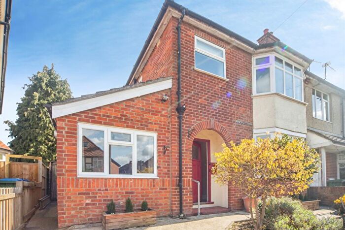 3 Bedroom Semi Detached House For Sale In Twyford Avenue, Southampton, SO15