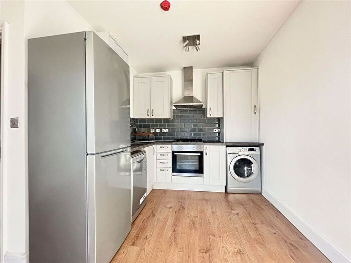 1 Bedroom Flat To Rent In Forest Drive East, London, E11