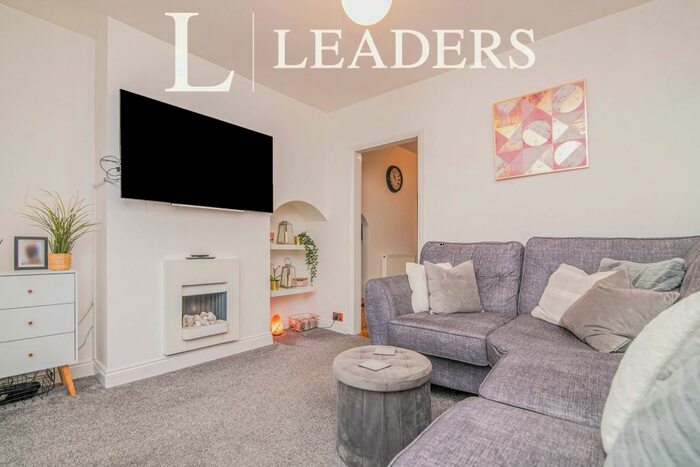 2 Bedroom Semi-Detached House To Rent In Groveley Lane, B31