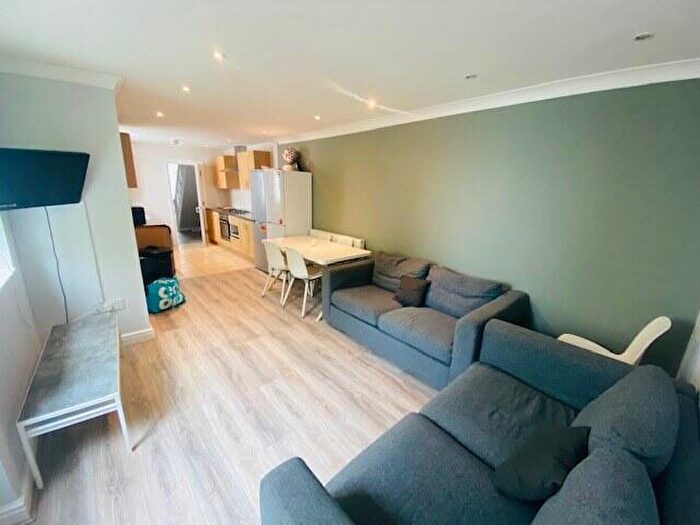 5 Bedroom Terraced House To Rent In Rhymney Street, Cardiff, CF24