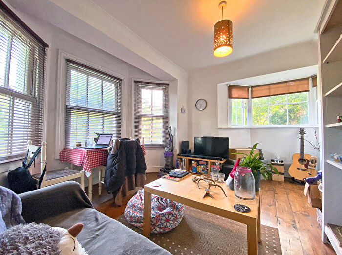 1 Bedroom Maisonette To Rent In Rosary Lodge, Ship Alley, Farnborough, GU14