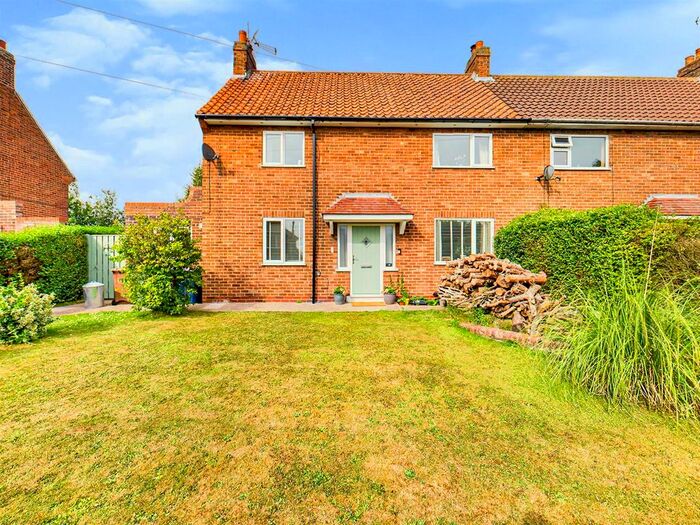 3 Bedroom Semi-Detached House For Sale In East End, Garton-On-The-Wolds, Driffield, YO25