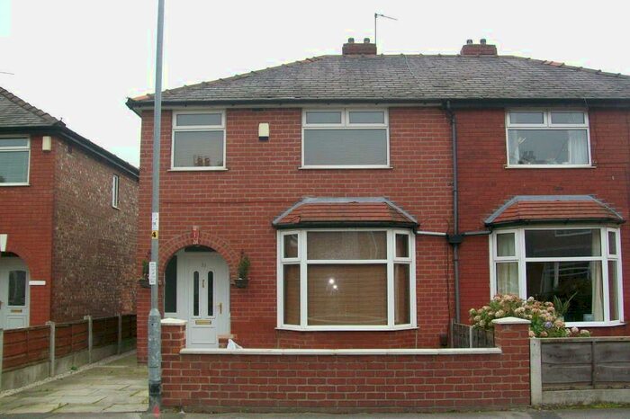 3 Bedroom Semi-Detached House To Rent In Shelley Grove, Droylsden, Manchester, M43
