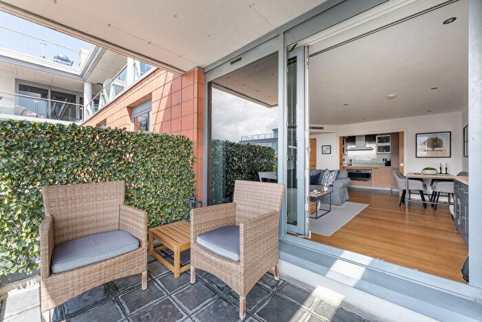 2 Bedroom Flat For Sale In Fountain House, The Boulevard, SW6