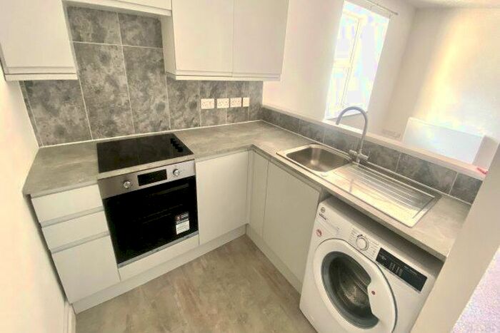 2 Bedroom Flat To Rent In Bedminster Parade, Bristol, BS3