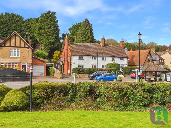 2 Bedroom Semi Detached House For Sale In The Square, Aspley Guise, MK17