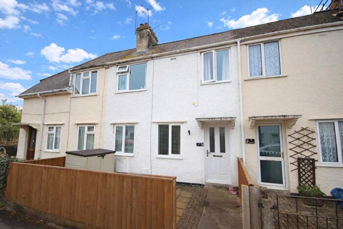3 Bedroom Terraced House For Sale In Woodlands Road, Chippenham, SN14