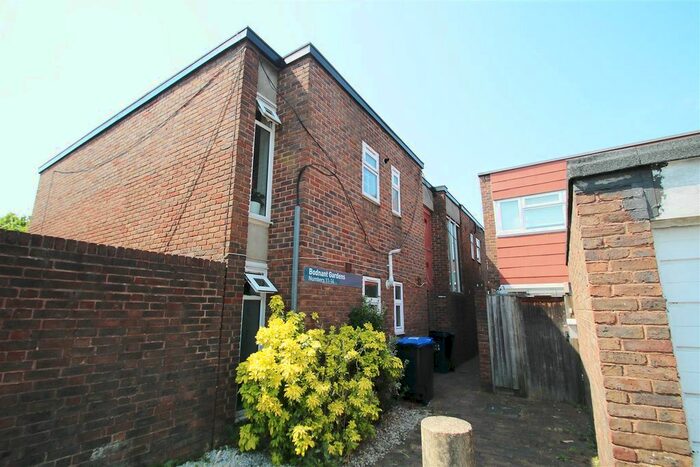 1 Bedroom Flat To Rent In Bodnant Gardens, London, SW20