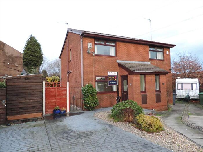 2 Bedroom Semi-Detached House To Rent In Violet Way, Middleton, M24