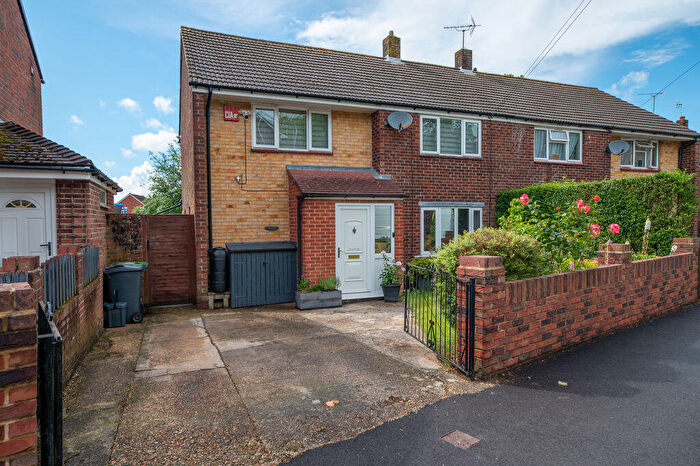 4 Bedroom Semi-Detached House For Sale In Laburnum Road, Waterlooville, PO7