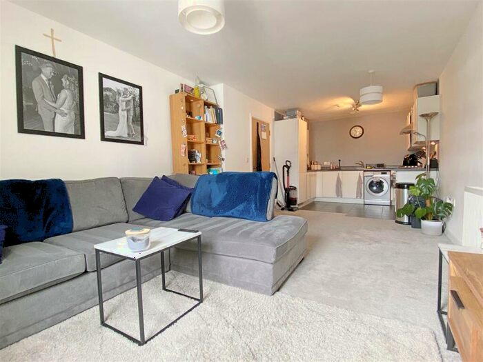 2 Bedroom Flat To Rent In Orme Road - Central Location, BN11