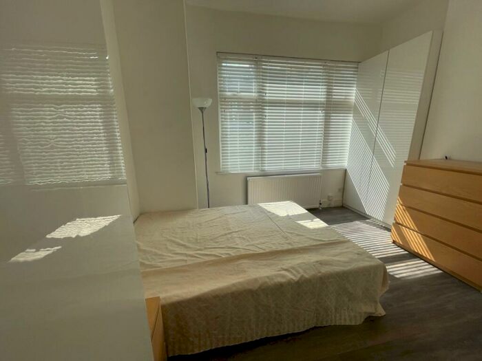 1 Bedroom Flat To Rent In Lascotts Road, Wood Green, N22