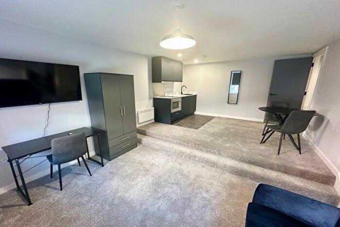 1 Bedroom Flat To Rent In Silver Street, Wakefield, WF1