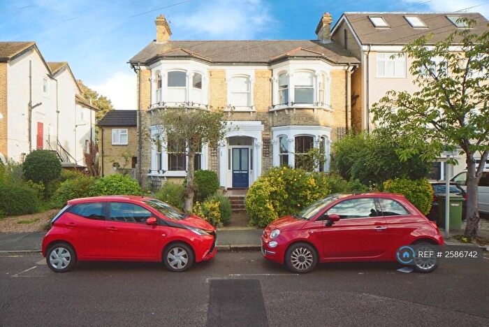 3 Bedroom Maisonette To Rent In Cambridge Road, Bromley, BR1