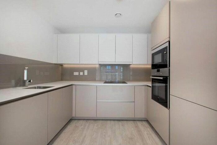 2 Bedroom Flat To Rent In Gaumont Place, Streatham, London, SW2