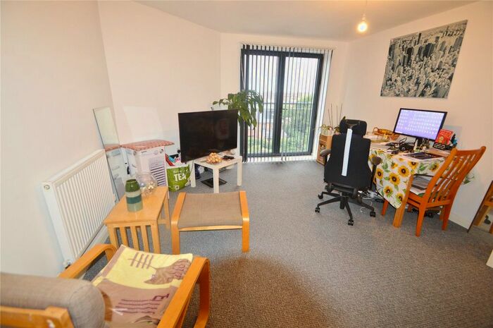 1 Bedroom Flat To Rent In Willow Court, Meadfield Road, Slough SL3