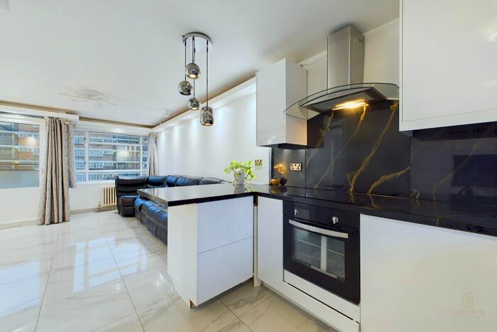 2 Bedroom Flat For Sale In Blackstone House, Churchill Gardens, London, SW1V