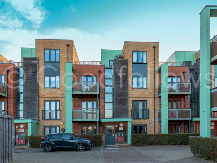 1 Bedroom Apartment To Rent In Aventine Avenue, Mitcham, CR4