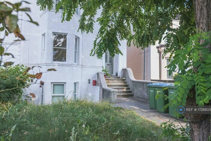 2 Bedroom Flat To Rent In Burrage Road, London, SE18