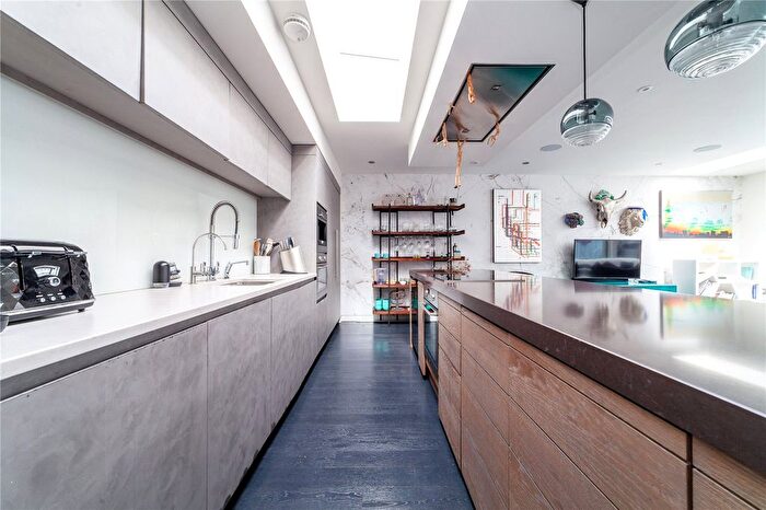 3 Bedroom Flat To Rent In Redchurch Street, Shoreditch, London, E2