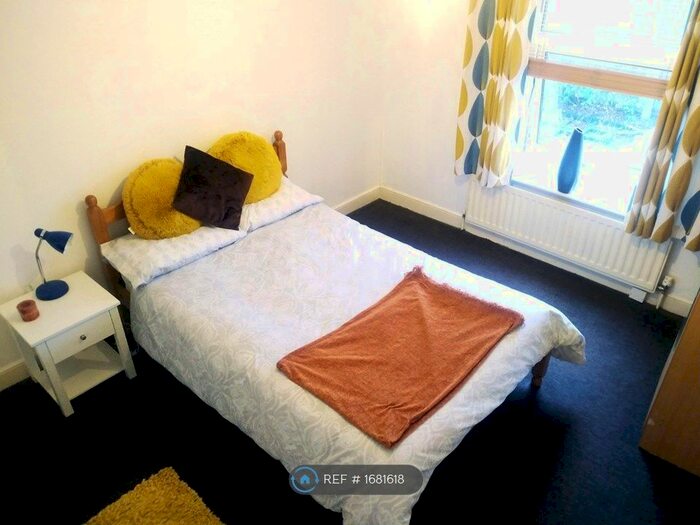 1 Bedroom Flat To Rent In Albert Road South, Southampton, SO14