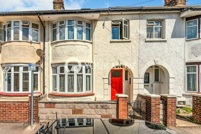 1 Bedroom Terraced House To Rent In Trinity Road, Gillingham, Kent, ME7