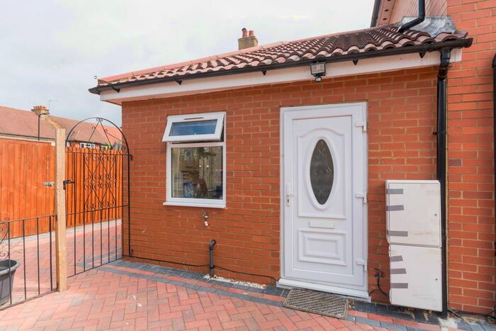 Studio To Rent In Olive Road, Ealing, London, W5