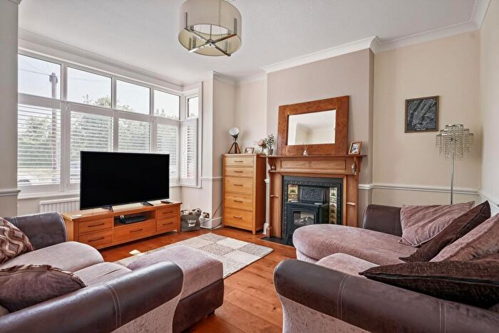 3 Bedroom Semi-Detached House For Sale In Gander Green Lane, Sutton, SM1