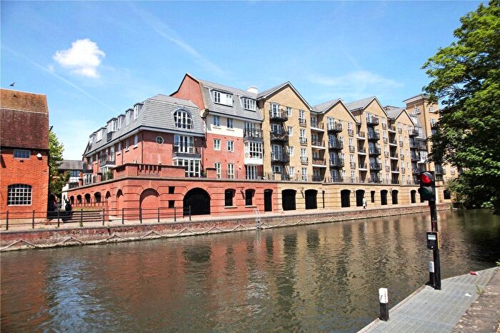 2 Bedroom Flat For Sale In Riverside House, Fobney Street, Reading, Berkshire, RG1