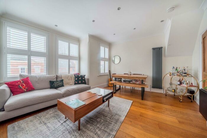 2 Bedroom Flat To Rent In Pembroke Road London, N10