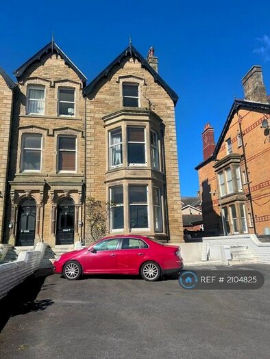 3 Bedroom Penthouse To Rent In Clifton Drive North, Lytham St. Annes, FY8