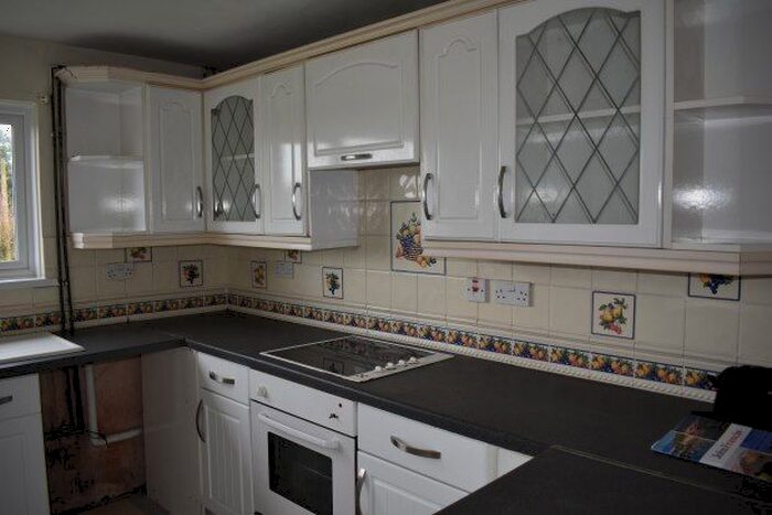 3 Bedroom Semi-Detached House To Rent In St. Margarets Park, Carmarthen, SA33