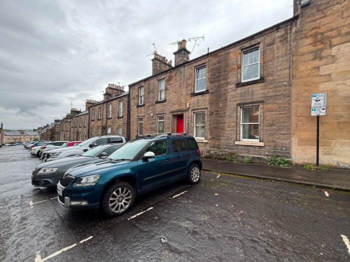 1 Bedroom Flat To Rent In Queen Street, Stirling Town, Stirling, FK8