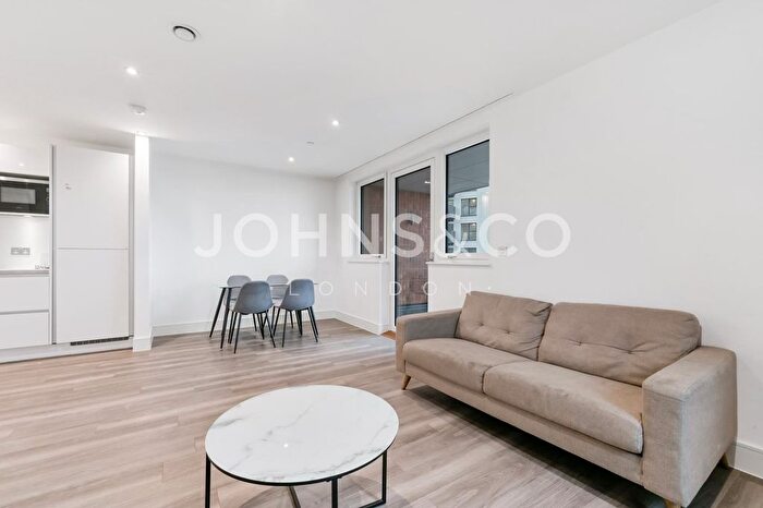 2 Bedroom Flat To Rent In Ashwell House, Healum Avenue, Southall, UB2