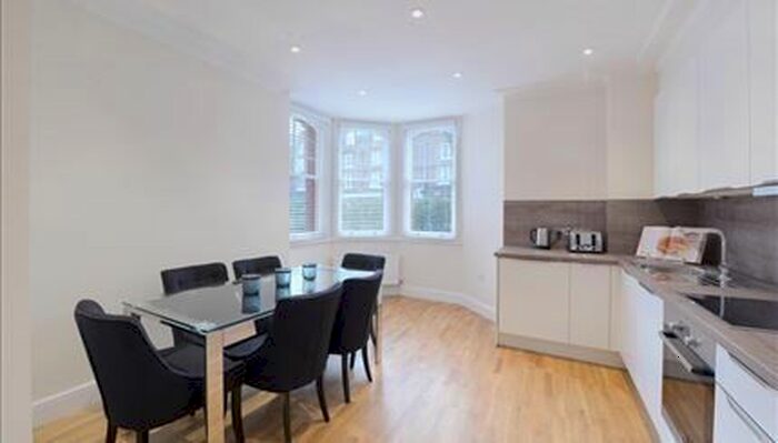 1 Bedroom Flat To Rent In Hamlet Gardens, London, W6