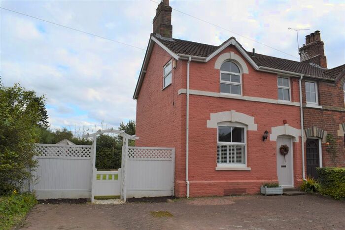 2 Bedroom Semi-Detached House To Rent In Church Street, Elsham, DN20