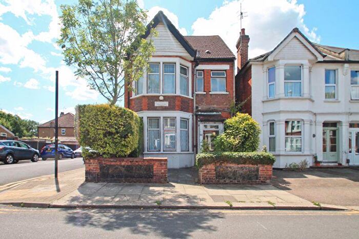 3 Bedroom Detached House For Sale In Cunningham Park, Harrow, HA1