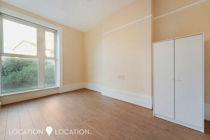 2 Bedroom Flat To Rent In Alkham Road, London, N16