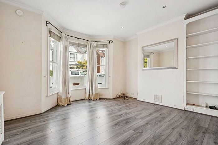 1 Bedroom Flat To Rent In Graham Road, Chiswick, London, W4