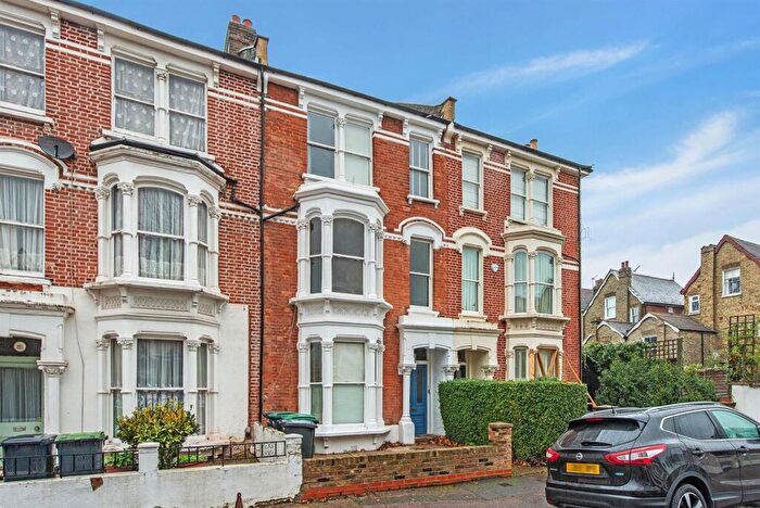 2 Bedroom Flat To Rent In Cornwall Road, Finsbury Park, N4
