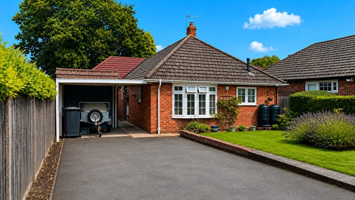 2 Bedroom Detached Bungalow For Sale In Rother Close, Petersfield, Hampshire, GU31