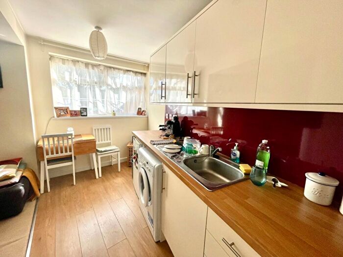 1 Bedroom Flat To Rent In Windway Road, Cardiff, CF5
