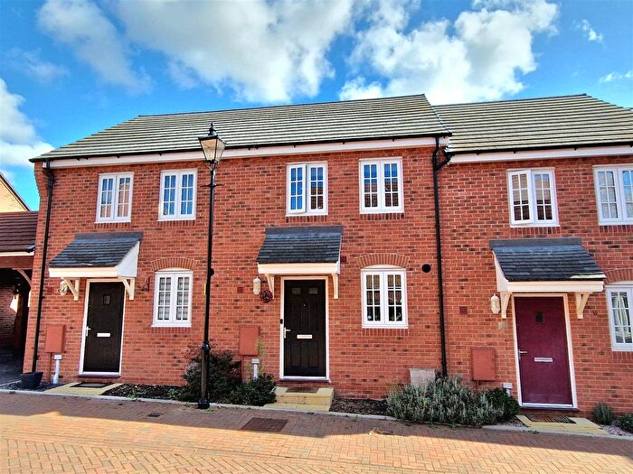 2 Bedroom Terraced House For Sale In Croxden Gardens, Bedford, MK40