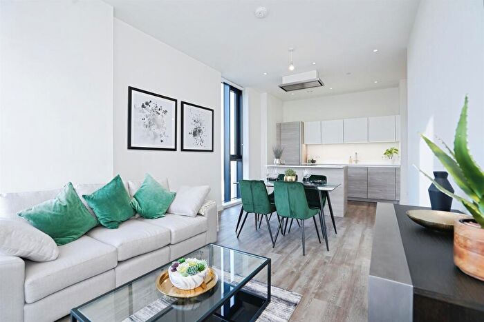 2 Bedroom Penthouse For Sale In The Bank Tower, Birmingham, B15