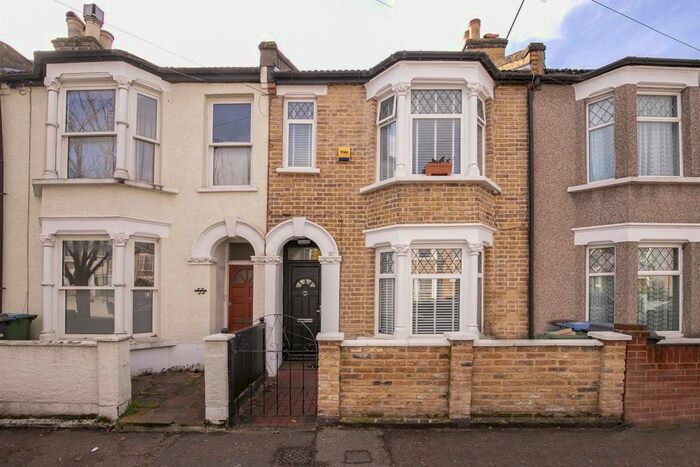 2 Bedroom Terraced House To Rent In Acacia Road, Walthamstow, E17